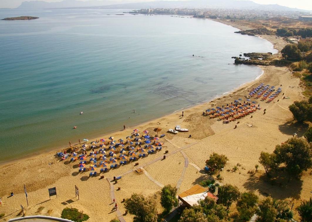 Villa Oasis Galatás Exteriér fotografie