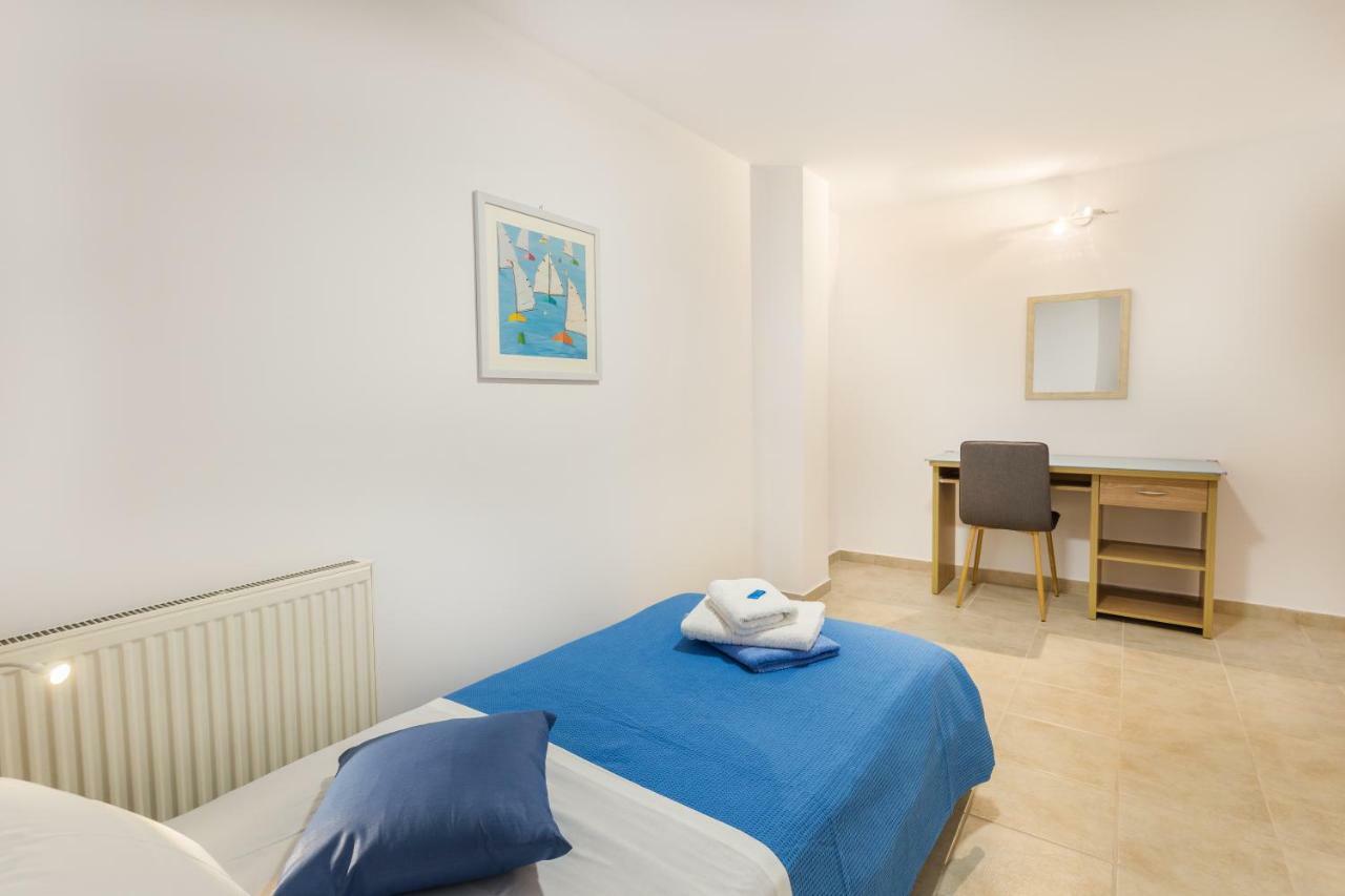 Villa Oasis Galatás Exteriér fotografie