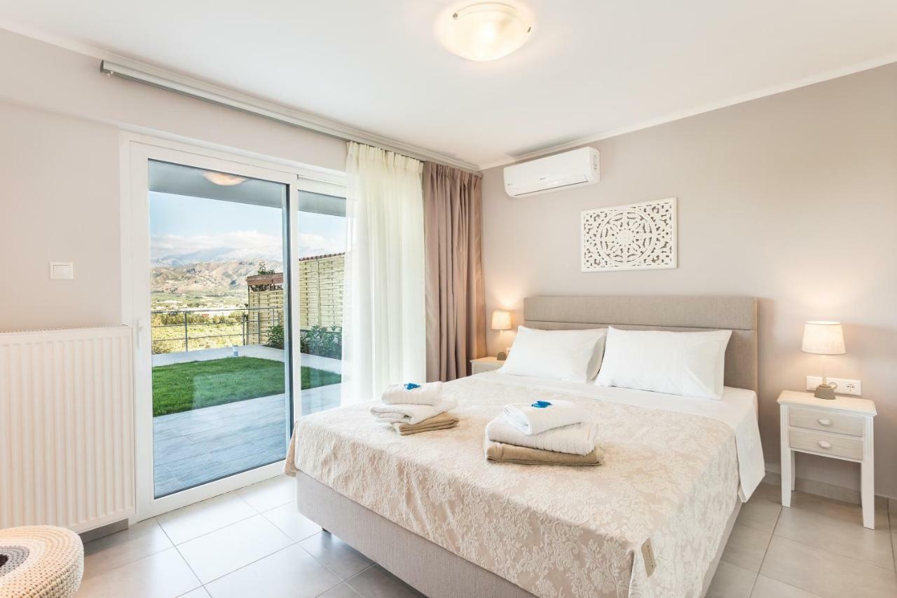 Villa Oasis Galatás Exteriér fotografie