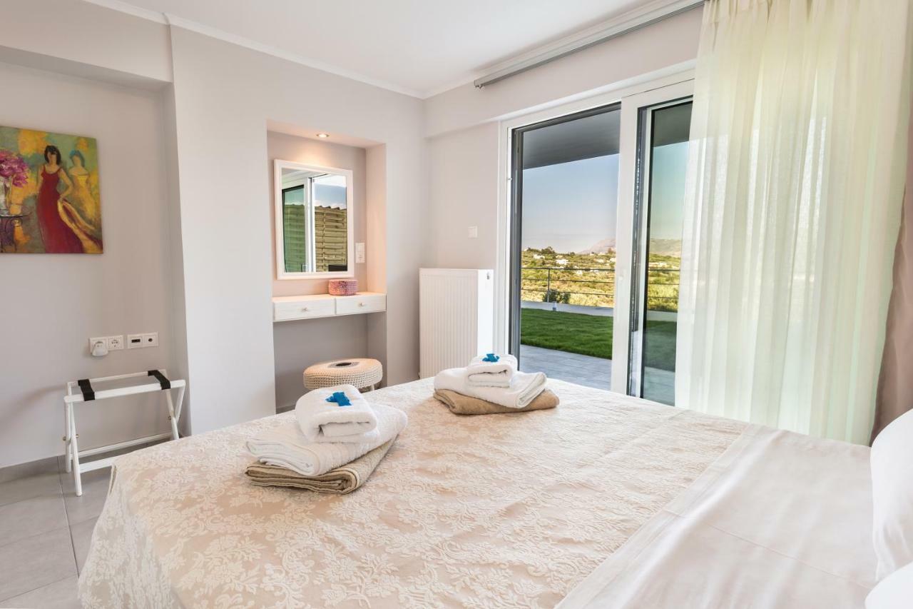 Villa Oasis Galatás Exteriér fotografie
